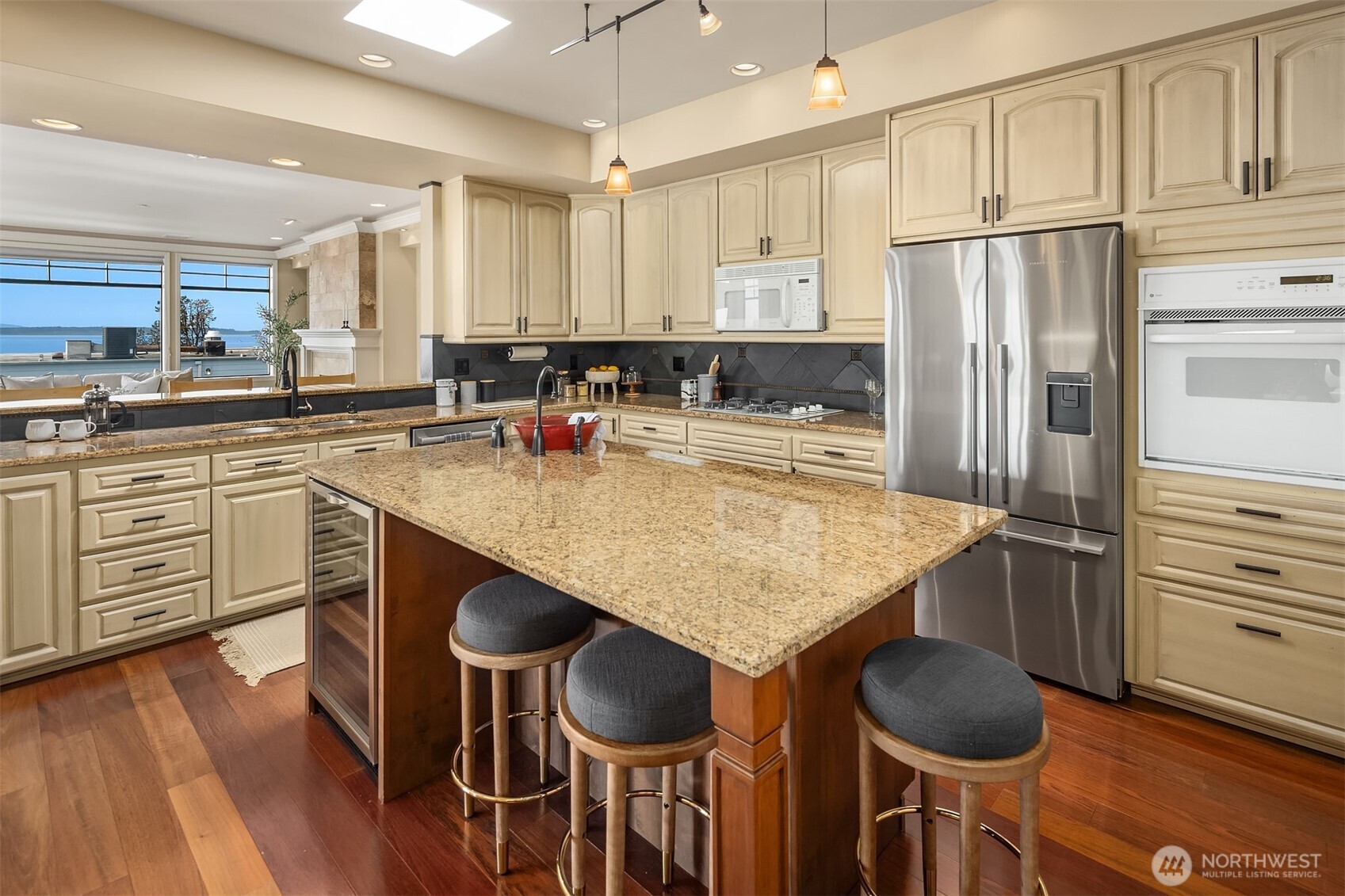 111 Main Street #203, Edmonds, WA 98020