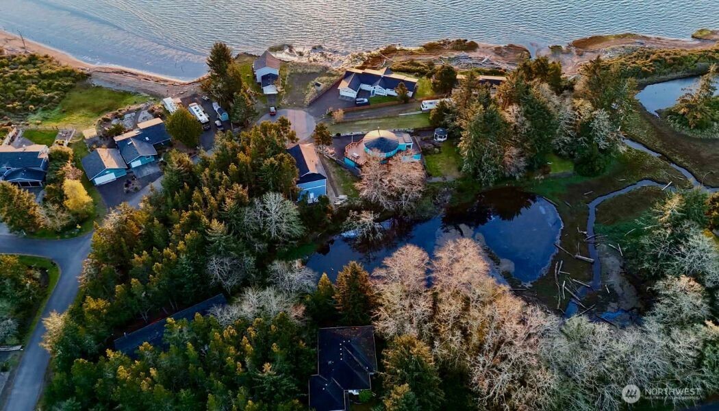 733 PENINSULA Court , Ocean Shores, WA 98569