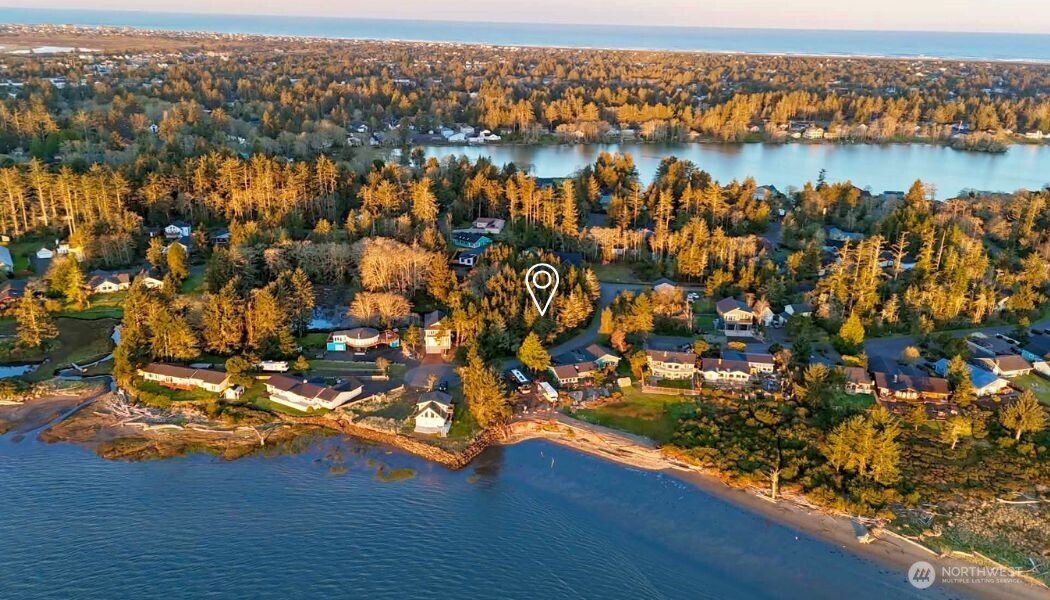 733 PENINSULA Court , Ocean Shores, WA 98569