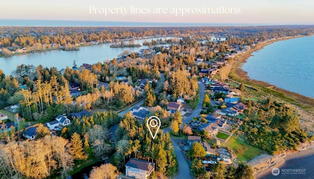 733 PENINSULA Court , Ocean Shores, WA 98569