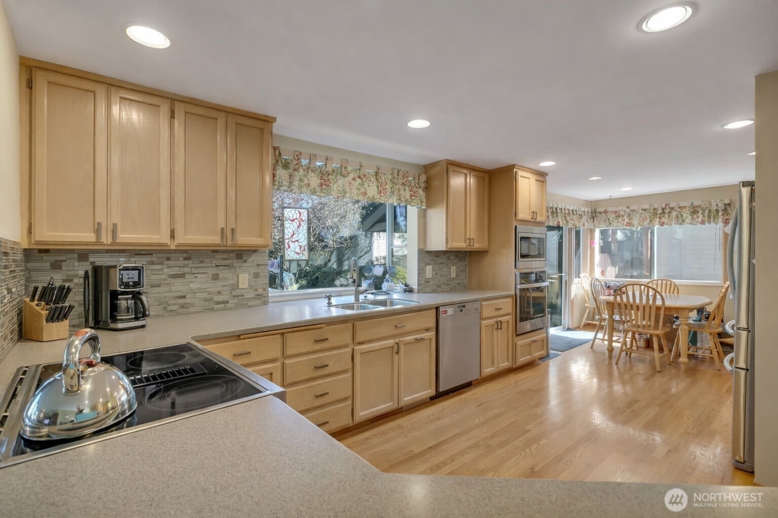 12446 NE 162nd Street , Woodinville, WA 98072