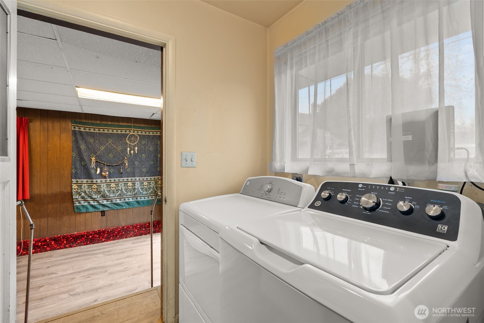 404 Eleventh Street , Raymond, WA 98577