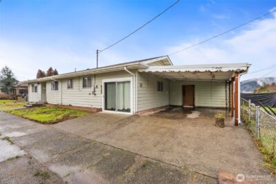 404 Eleventh Street , Raymond, WA 98577 - Photo 2