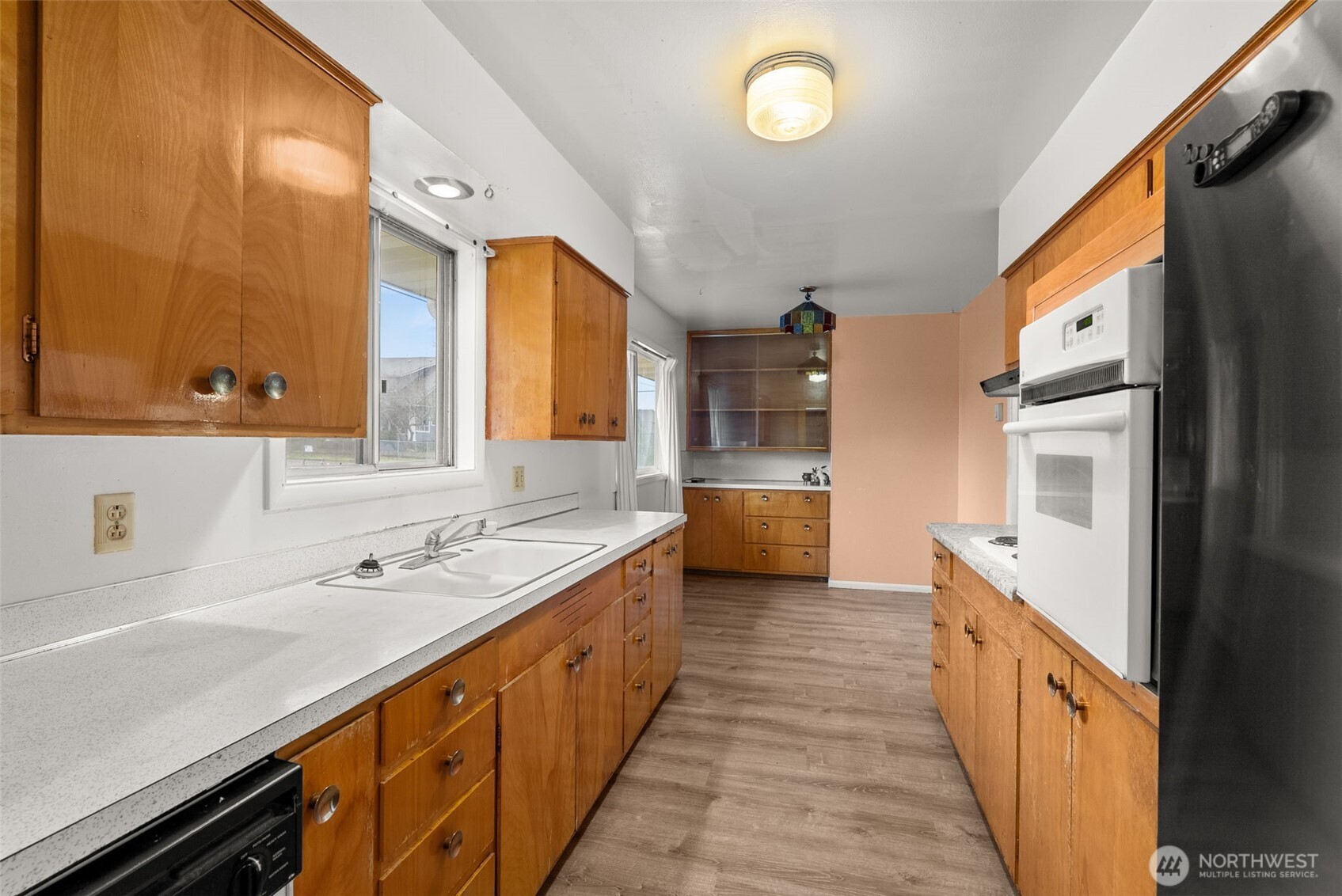 404 Eleventh Street , Raymond, WA 98577