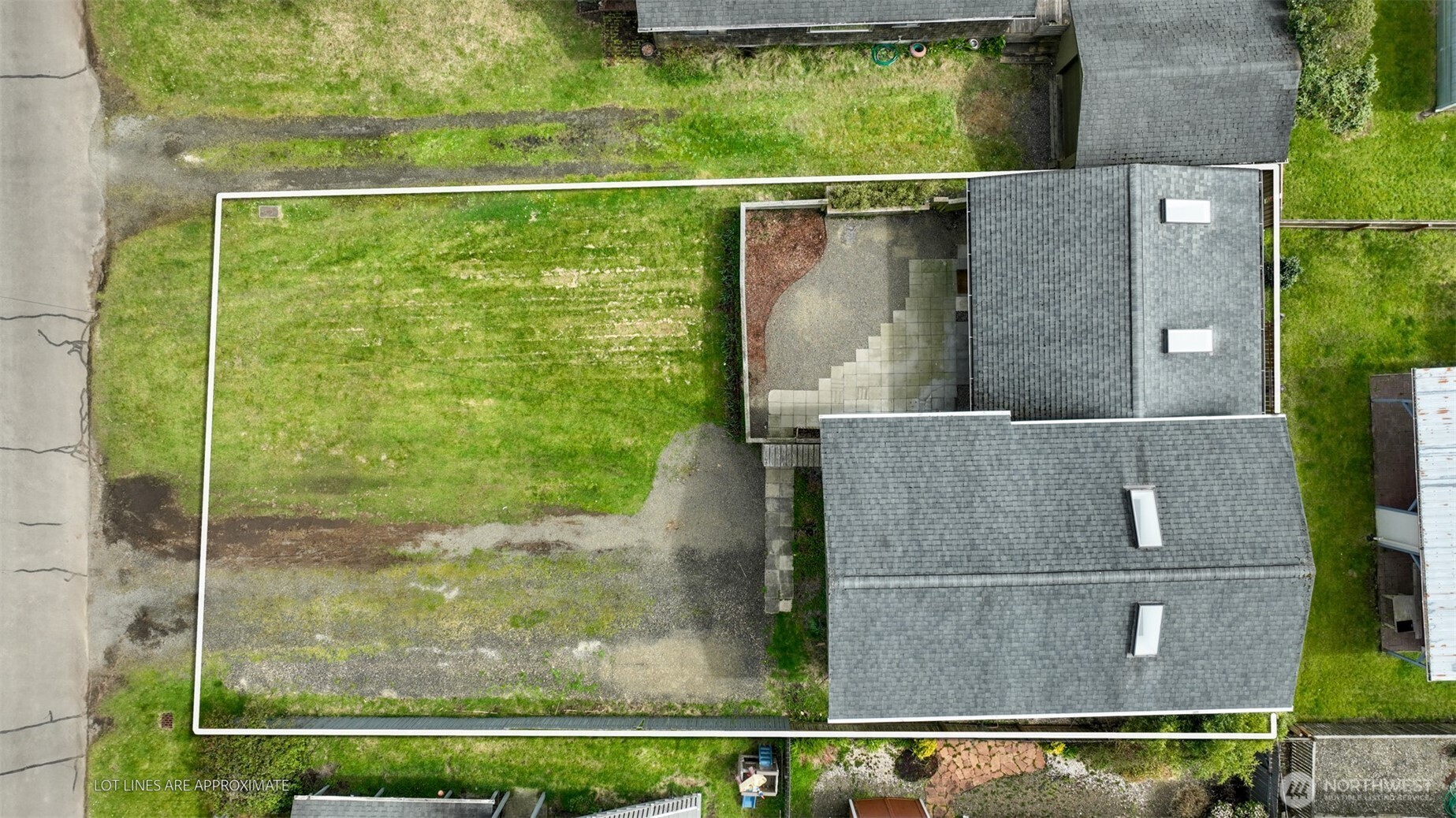 207 5th Street NE, Long Beach, WA 98631