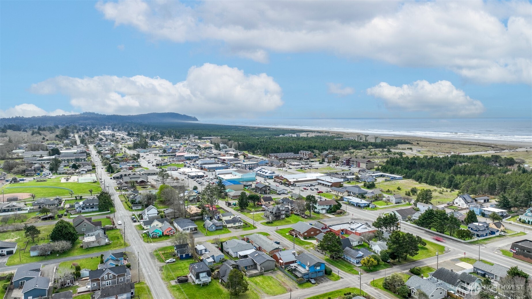 207 5th Street NE, Long Beach, WA 98631