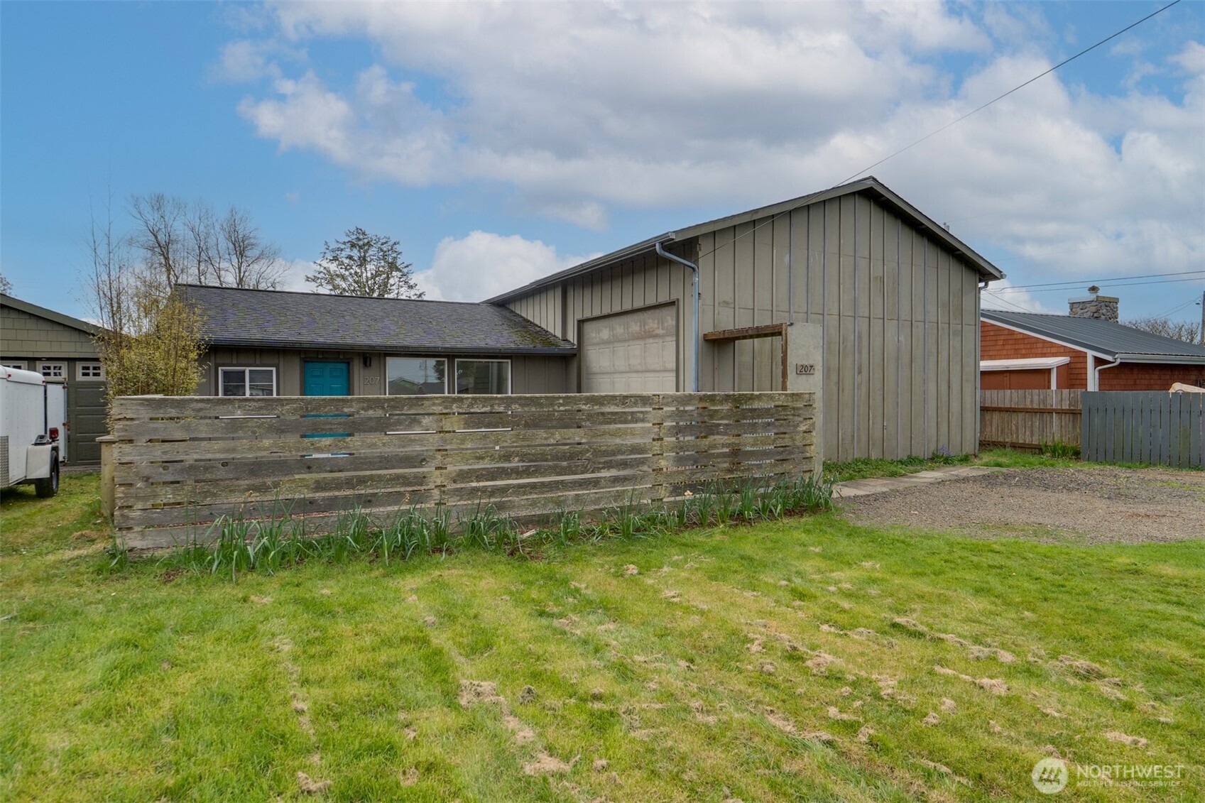 207 5th Street NE, Long Beach, WA 98631