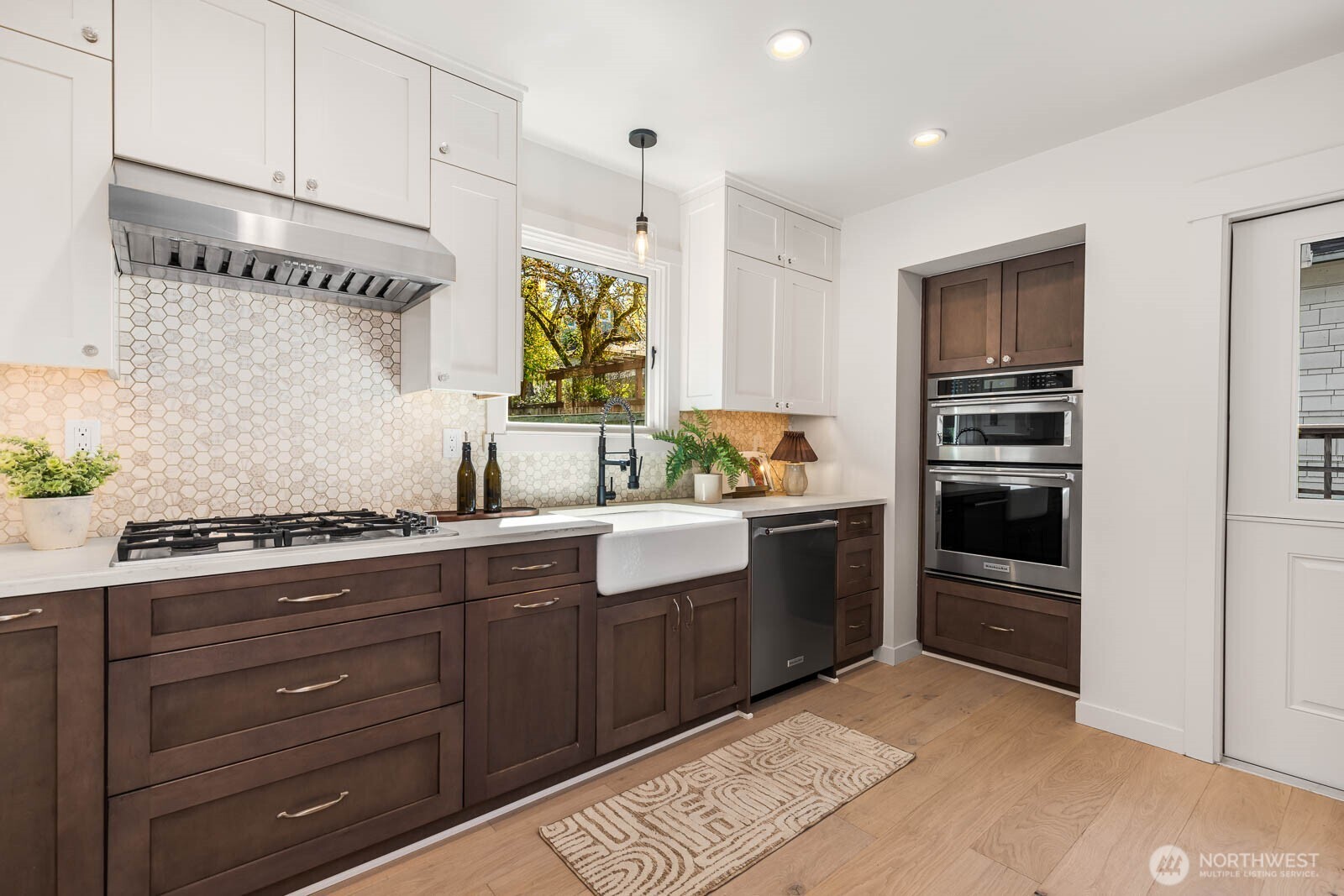 715 NE 60th Street , Seattle, WA 98115