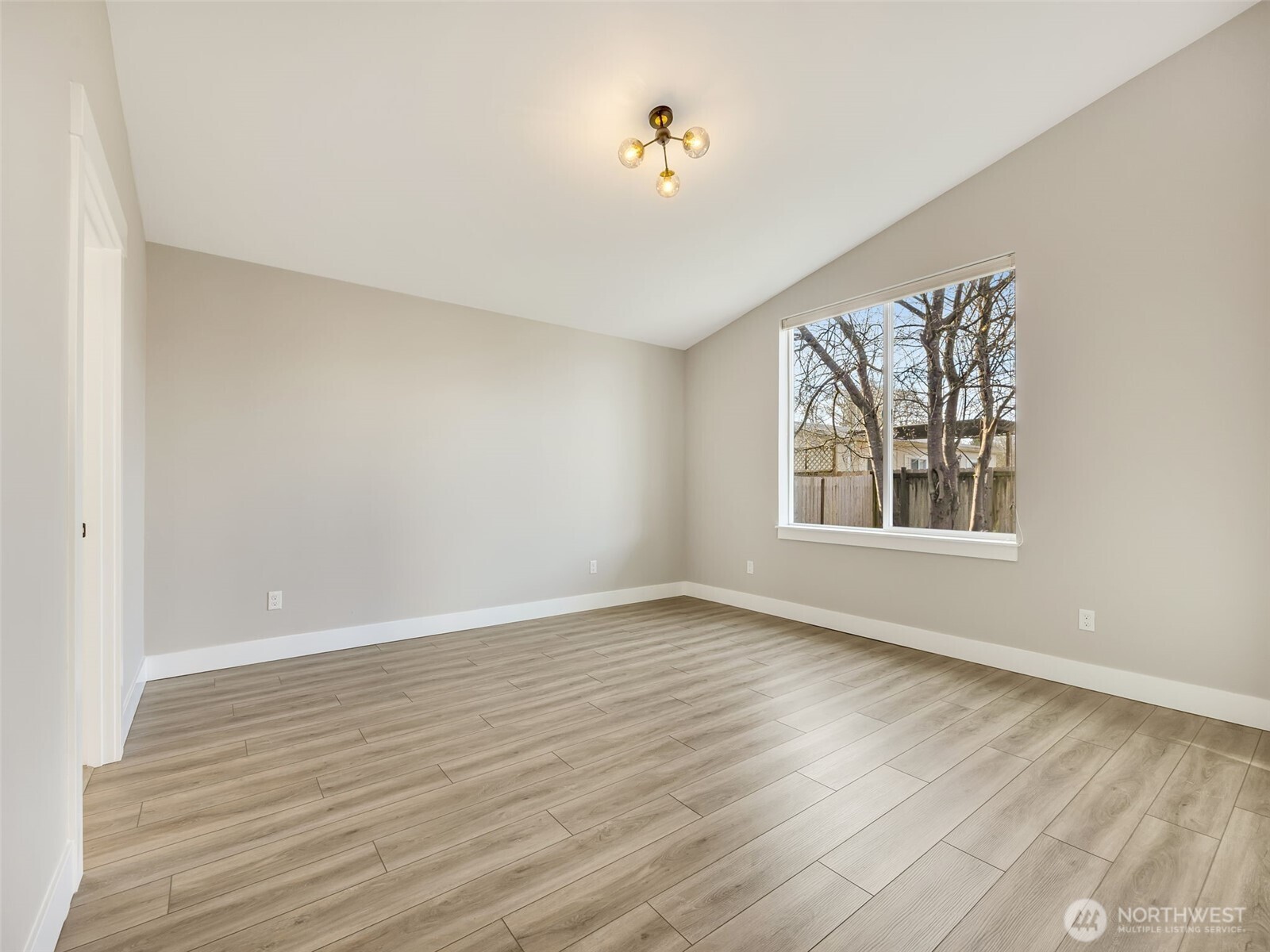 201 24th Street NE, Long Beach, WA 98631