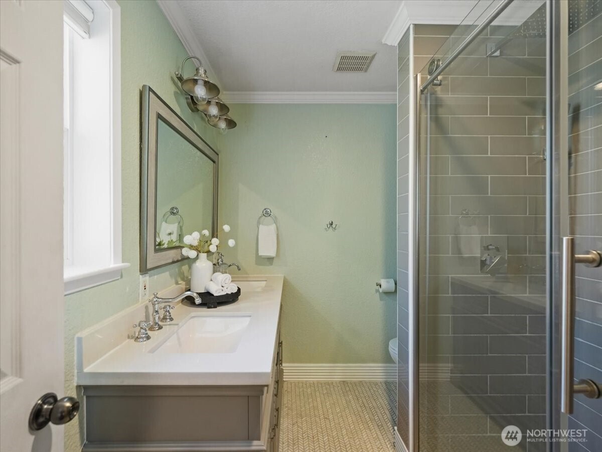 38240 47th Avenue S, Auburn, WA 98001