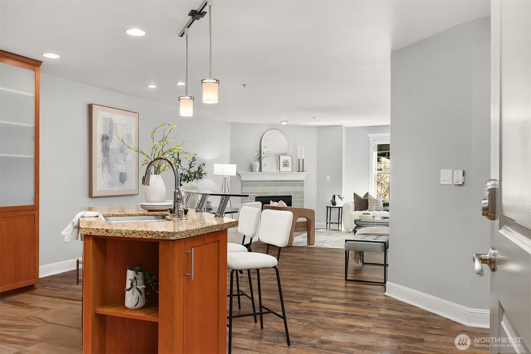 3150 W Government Way #209, Seattle, WA 98199