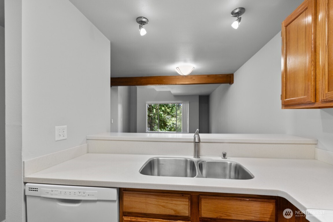 1455 E Harrison Street #C6, Seattle, WA 98112