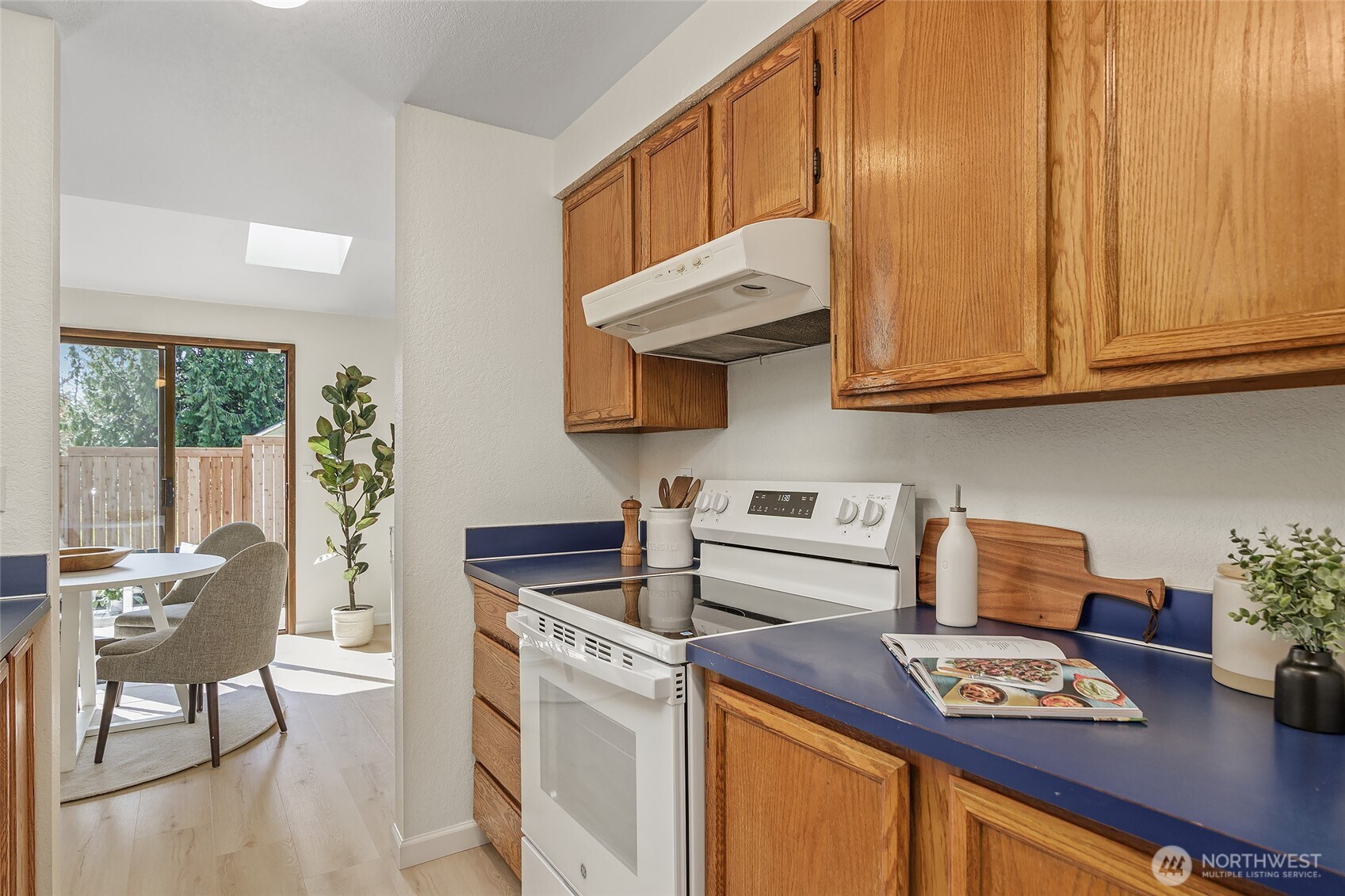 1027 NE 113th Street , Seattle, WA 98125