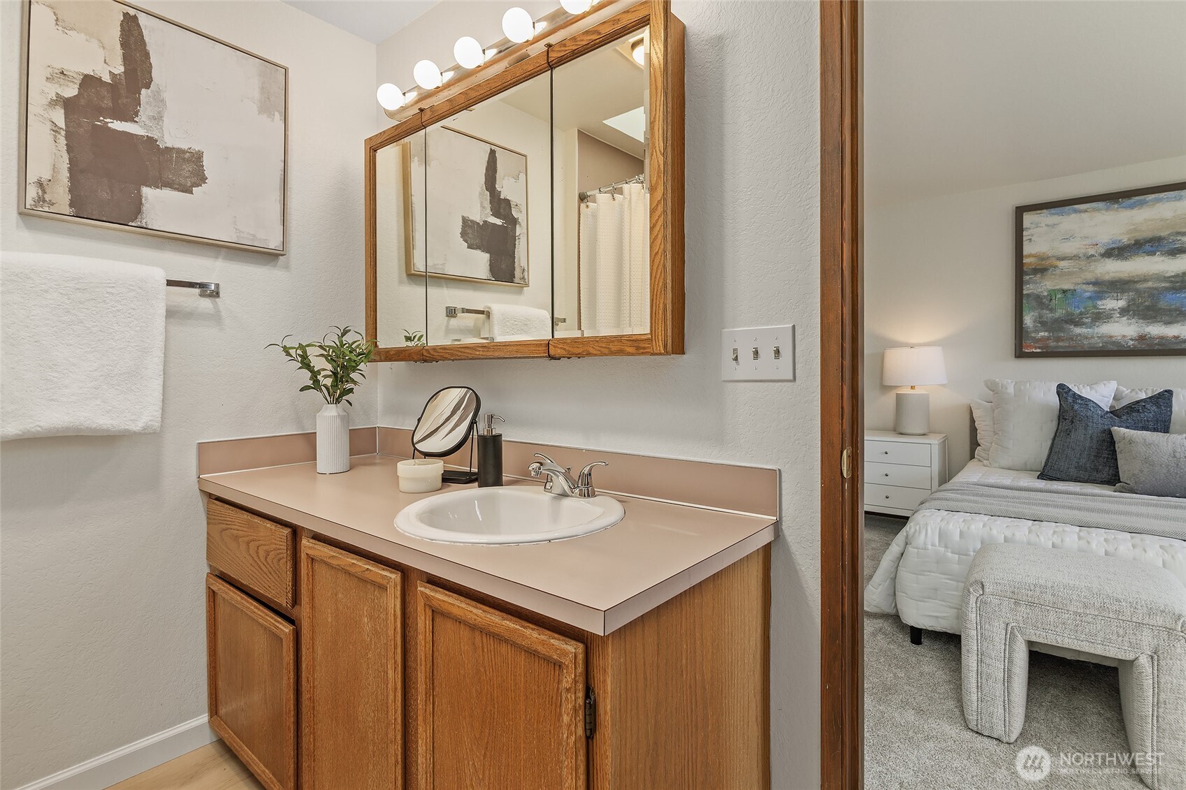 1027 NE 113th Street , Seattle, WA 98125