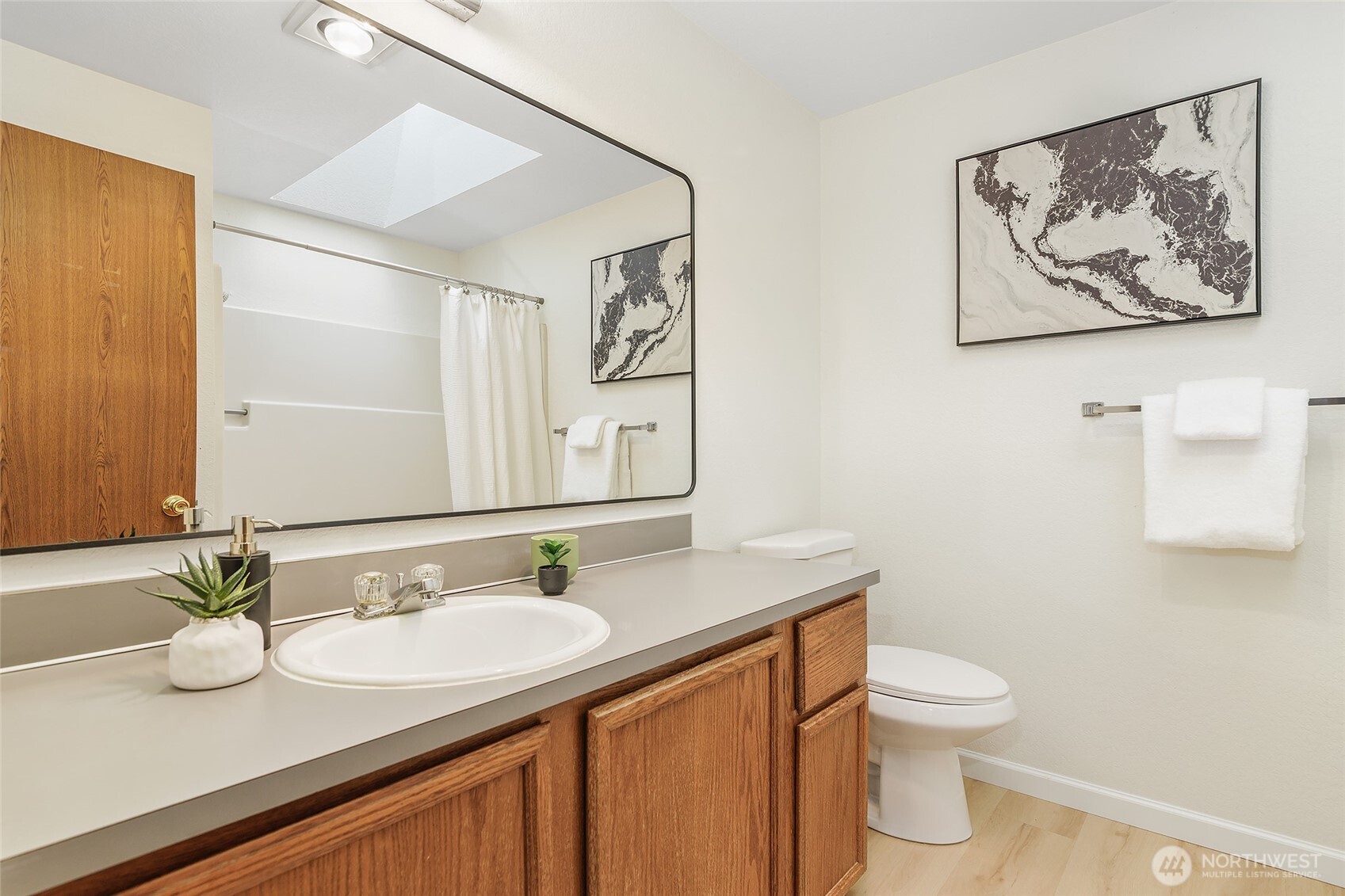 1027 NE 113th Street , Seattle, WA 98125