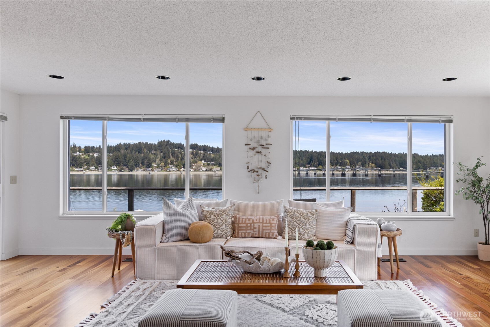 209 Bella Bella Drive , Fox Island, WA 98333