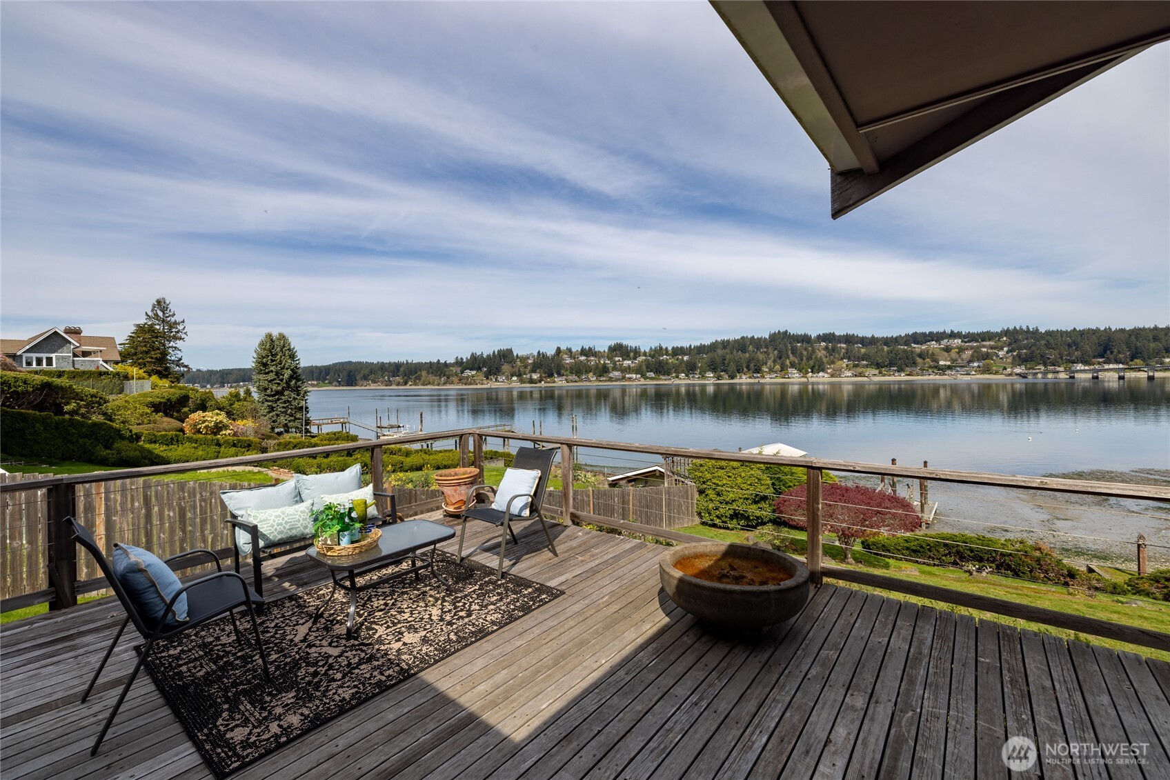209 Bella Bella Drive , Fox Island, WA 98333