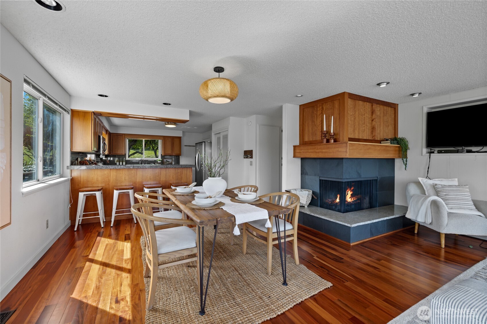 209 Bella Bella Drive , Fox Island, WA 98333
