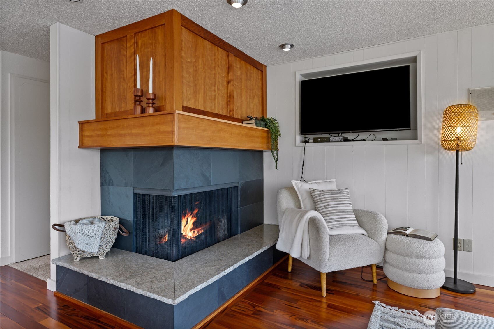 209 Bella Bella Drive , Fox Island, WA 98333