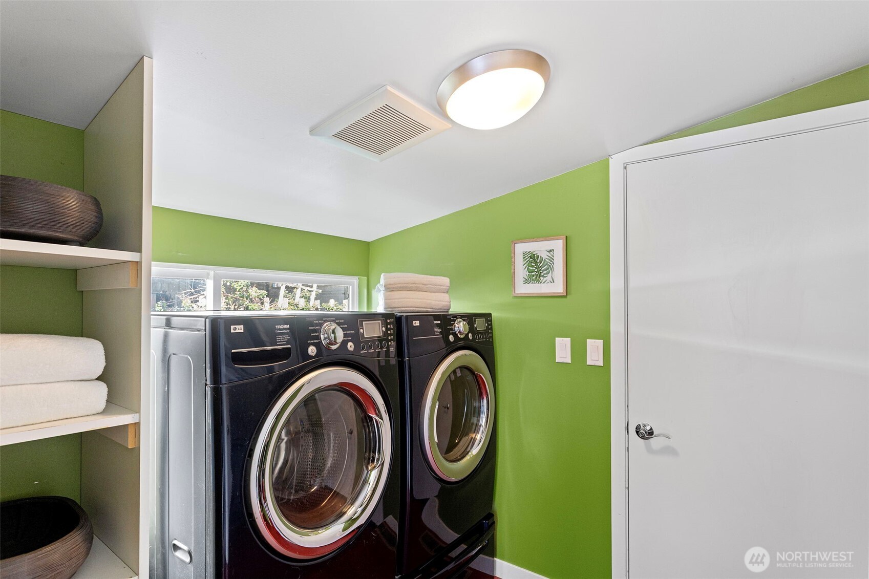 3813 NE 70th Street , Seattle, WA 98115