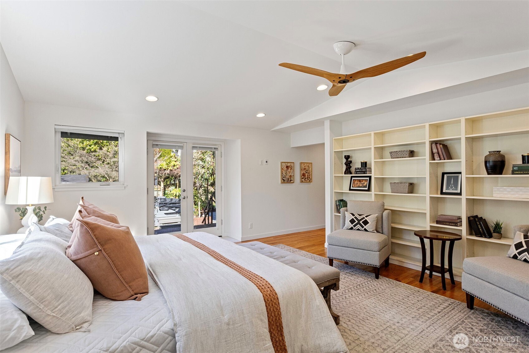 3813 NE 70th Street , Seattle, WA 98115