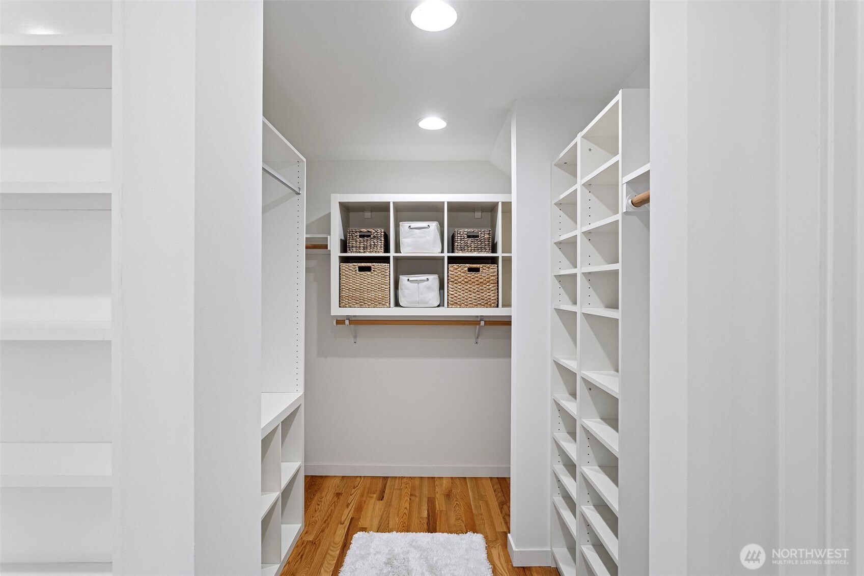 3813 NE 70th Street , Seattle, WA 98115