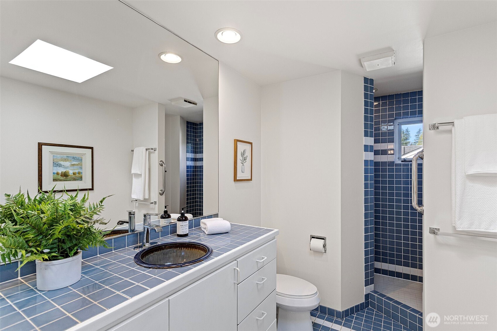 3813 NE 70th Street , Seattle, WA 98115