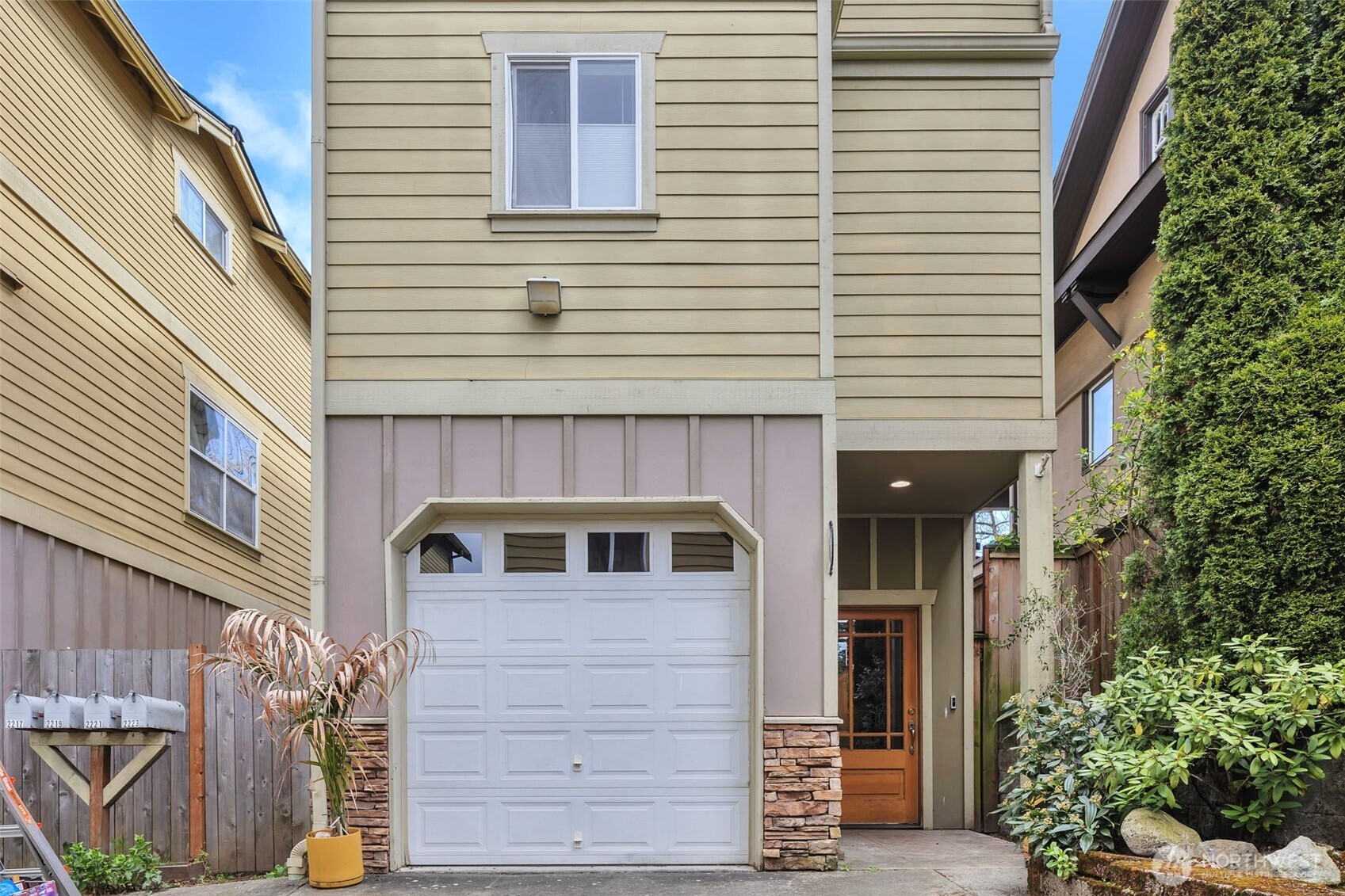 2221 E Spruce Street , Seattle, WA 98122