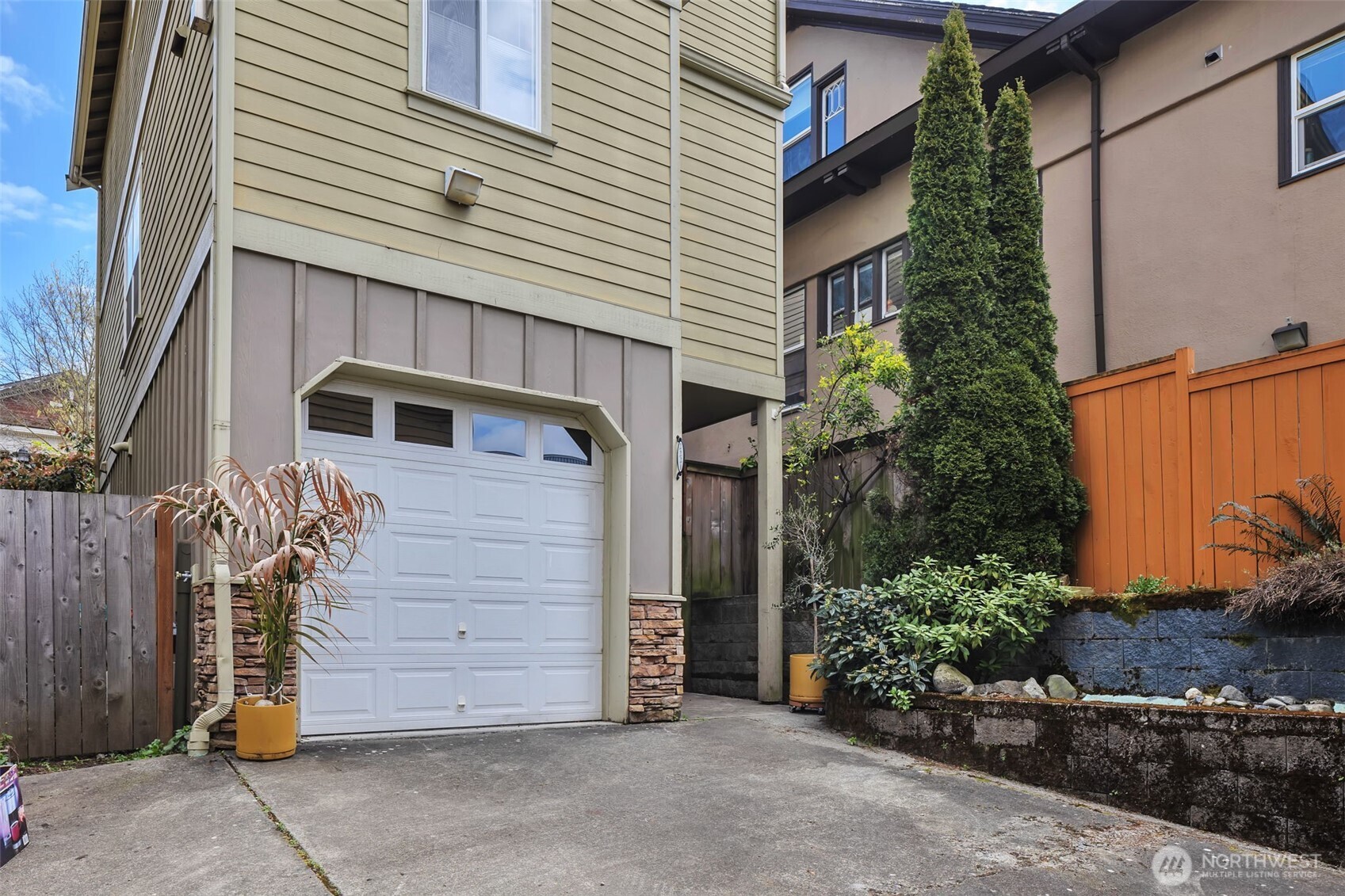 2221 E Spruce Street , Seattle, WA 98122