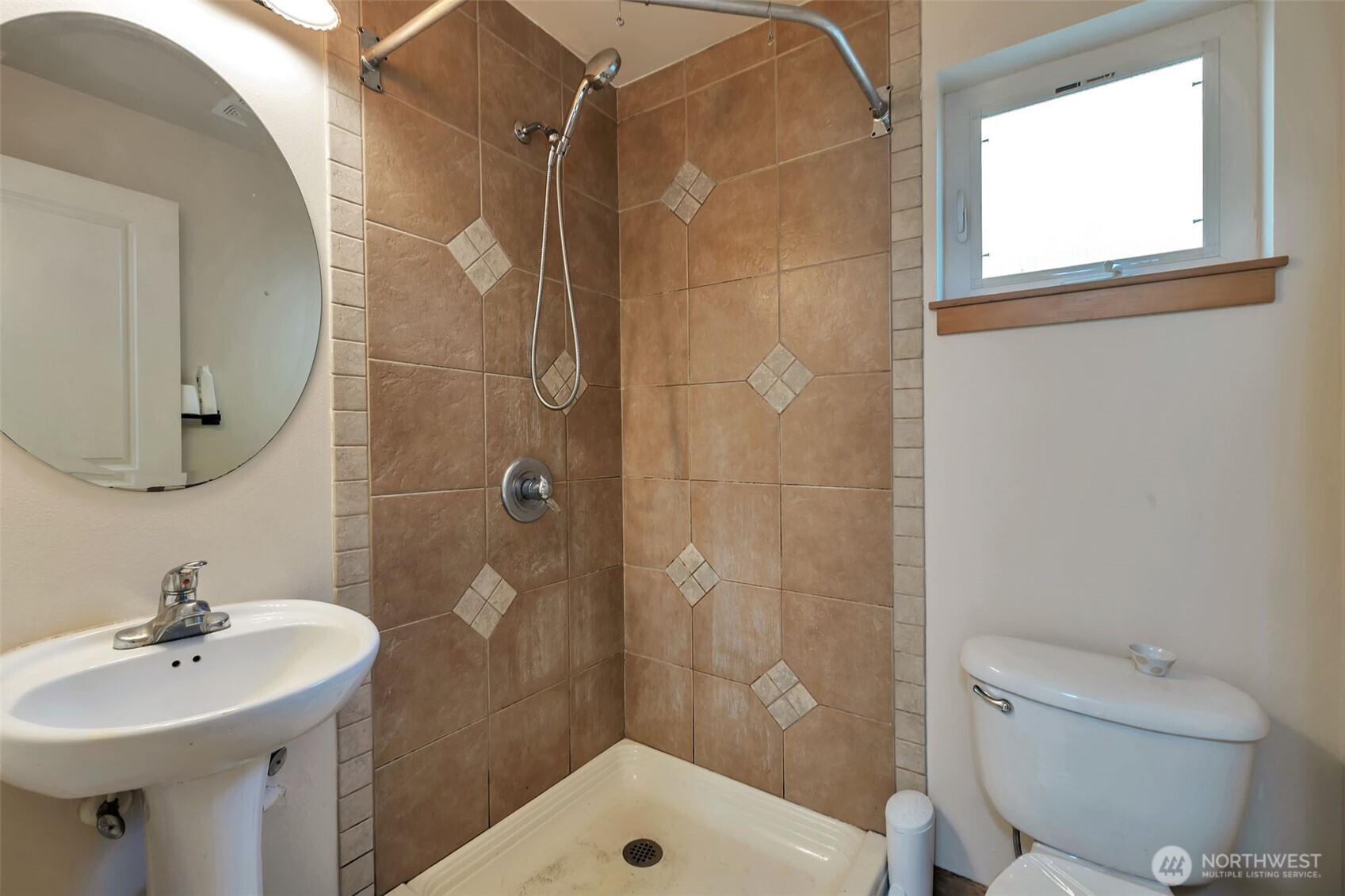 2221 E Spruce Street , Seattle, WA 98122