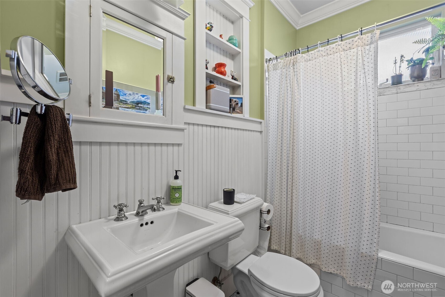 1609 N 50th Street , Seattle, WA 98103
