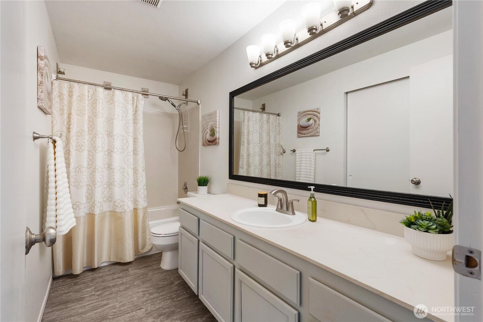 2721 211th Place SW, Lynnwood, WA 98036