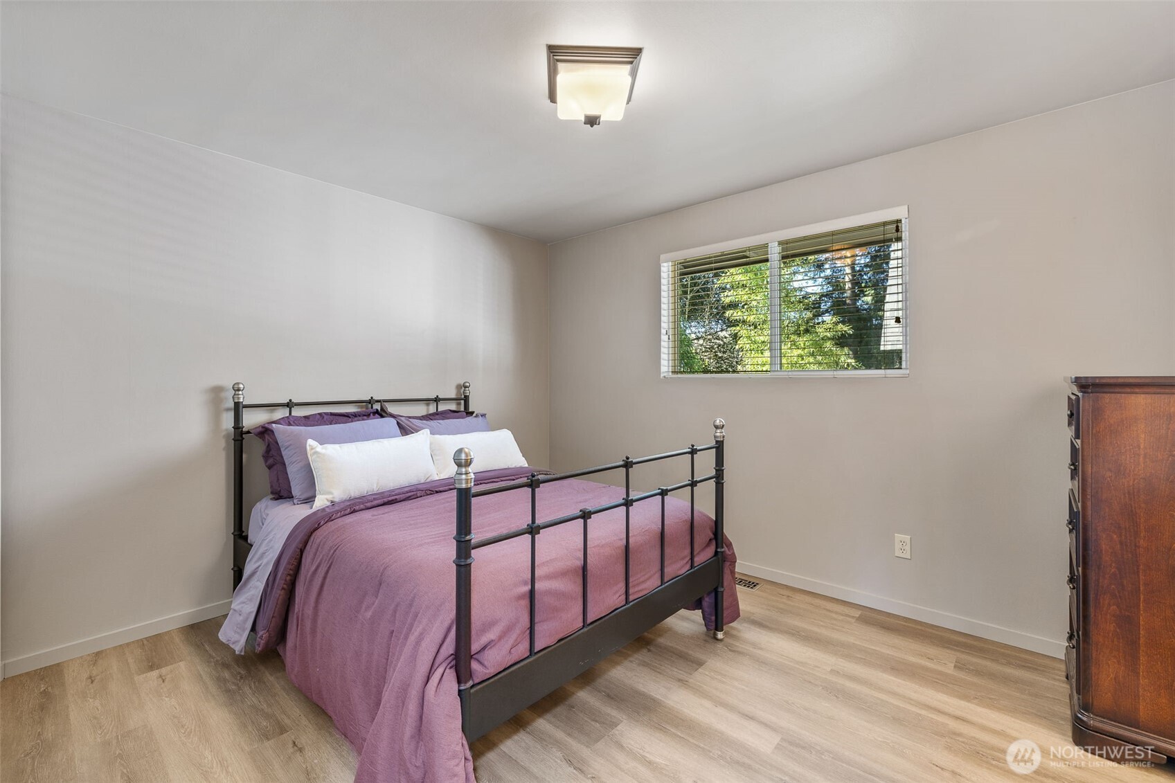 14225 104th Avenue NE, Kirkland, WA 98034-9406