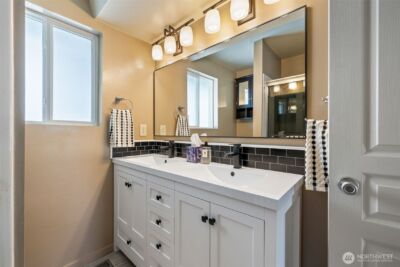 14225 104th Avenue NE, Kirkland, WA 98034-9406 - Photo 17
