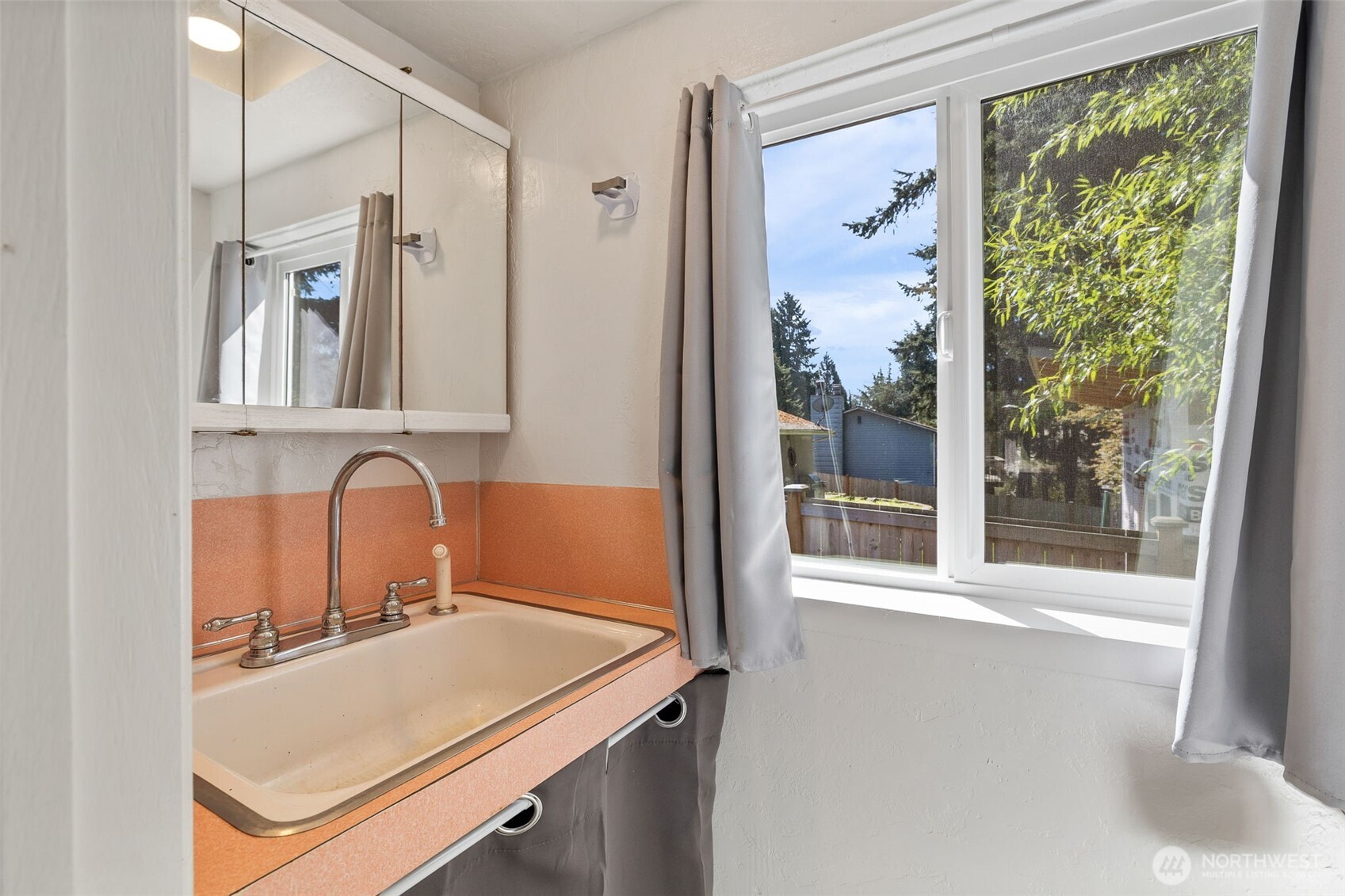 14225 104th Avenue NE, Kirkland, WA 98034-9406