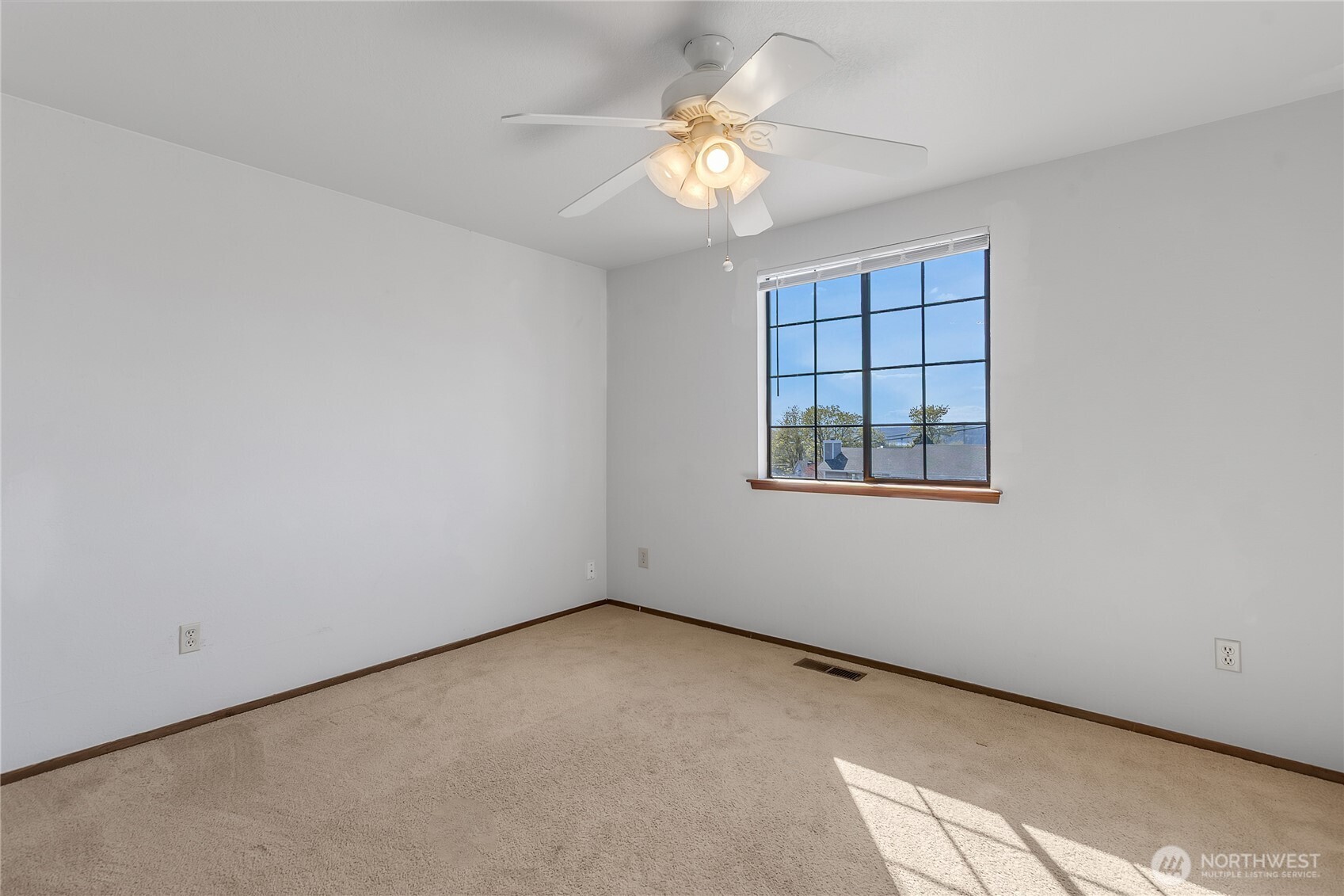 1345 N Juniper Street , Tacoma, WA 98406