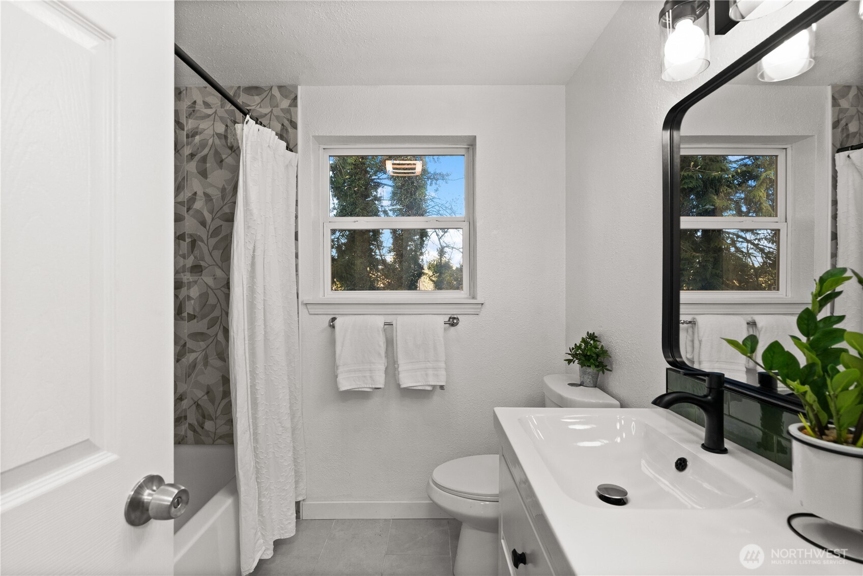 12615 68th Avenue Ct E, Puyallup, WA 98373-8821