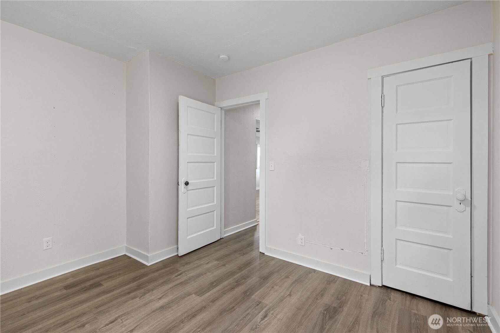 916 Pleasant Avenue , Bremerton, WA 98337