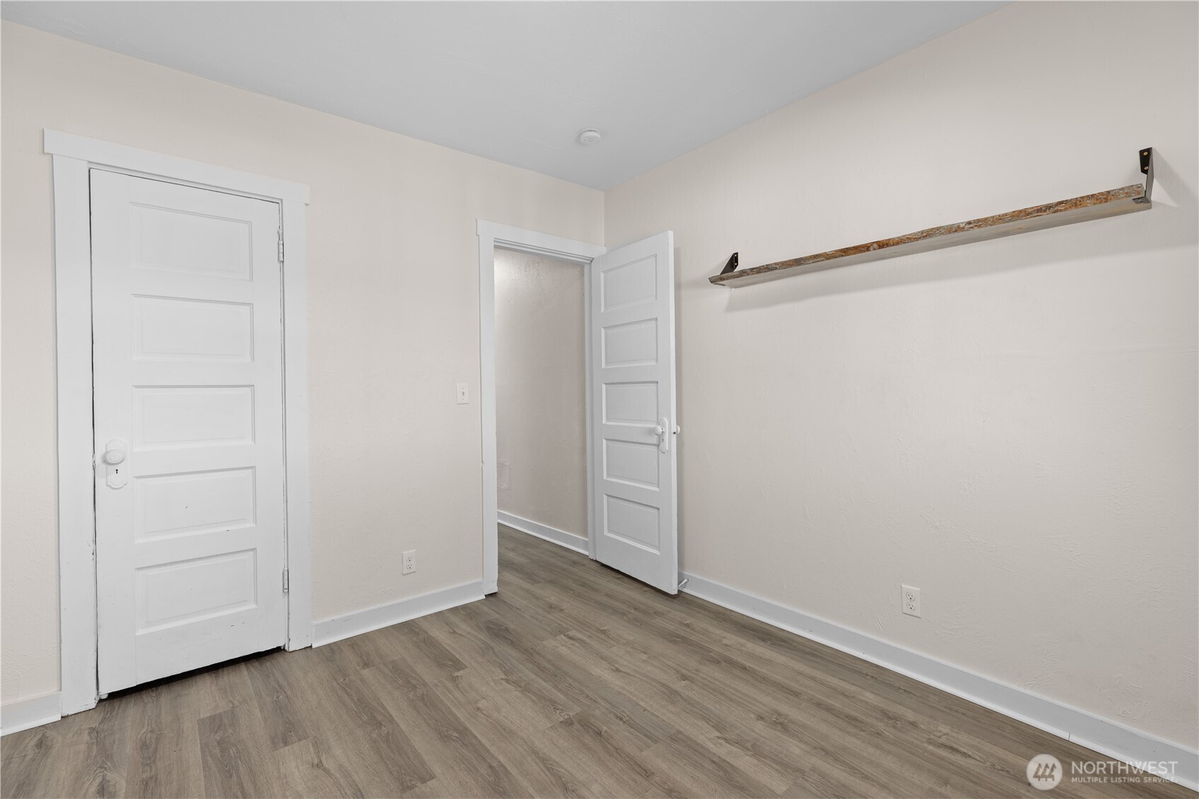 916 Pleasant Avenue , Bremerton, WA 98337