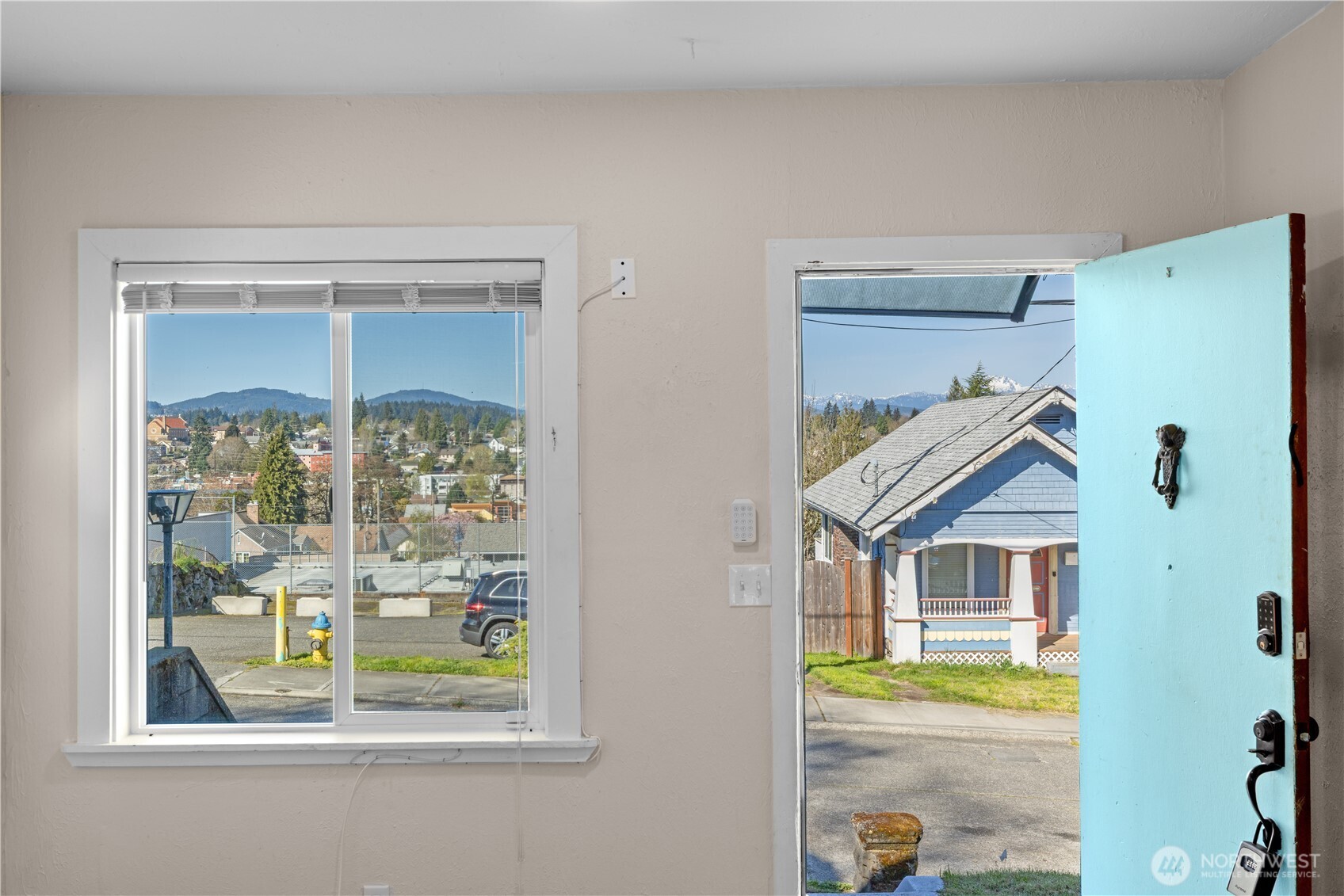 916 Pleasant Avenue , Bremerton, WA 98337