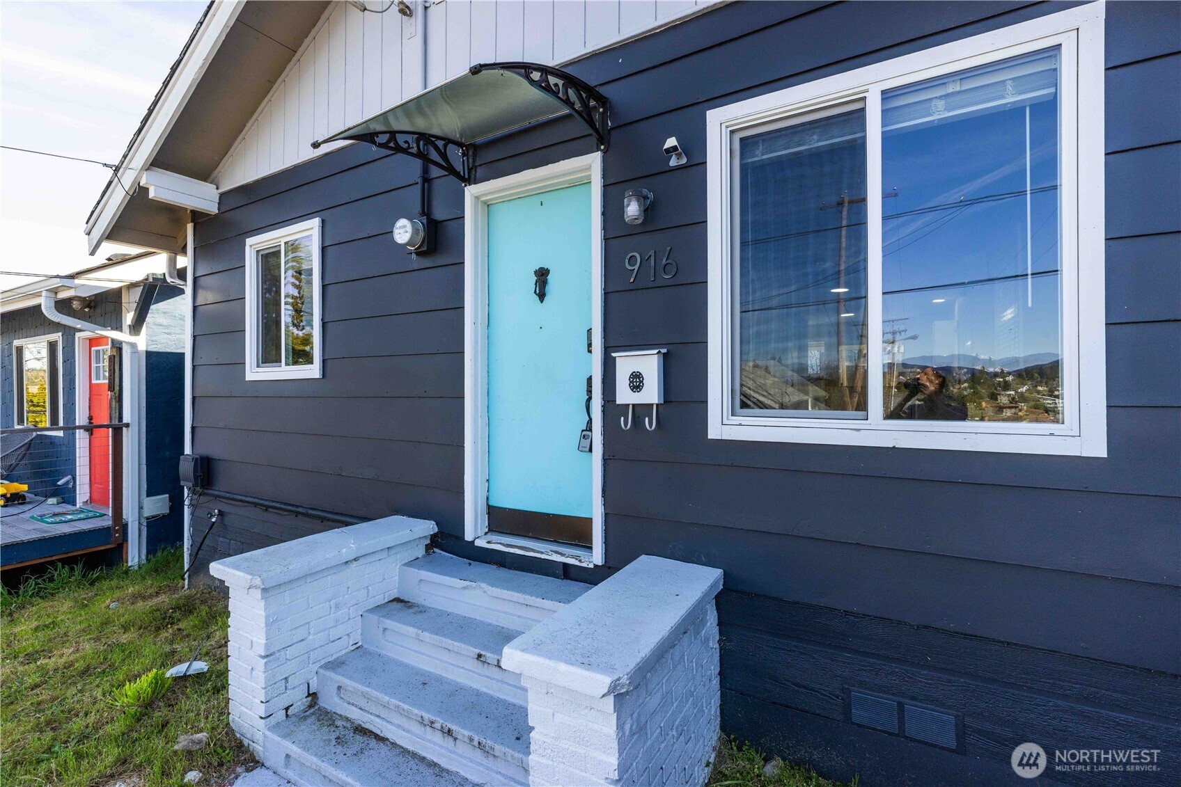 916 Pleasant Avenue , Bremerton, WA 98337