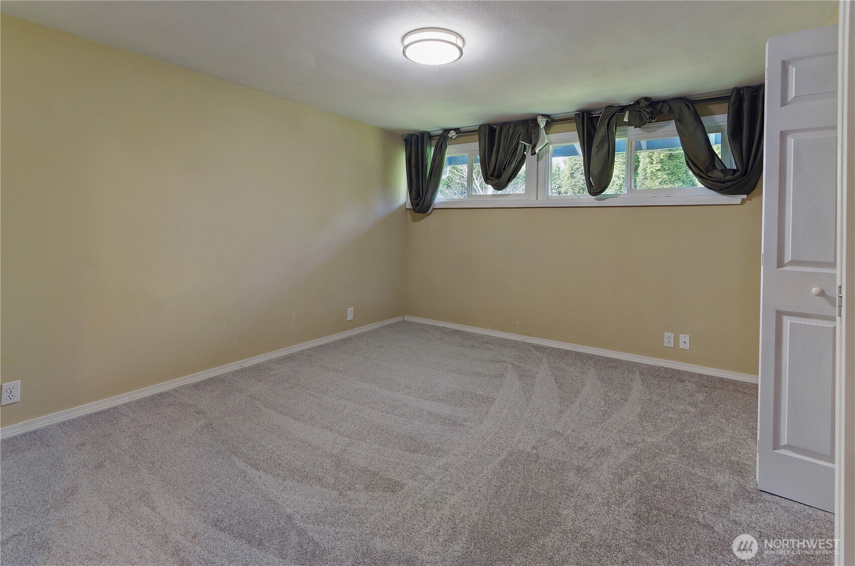3645 67th Avenue W, University Place, WA 98466