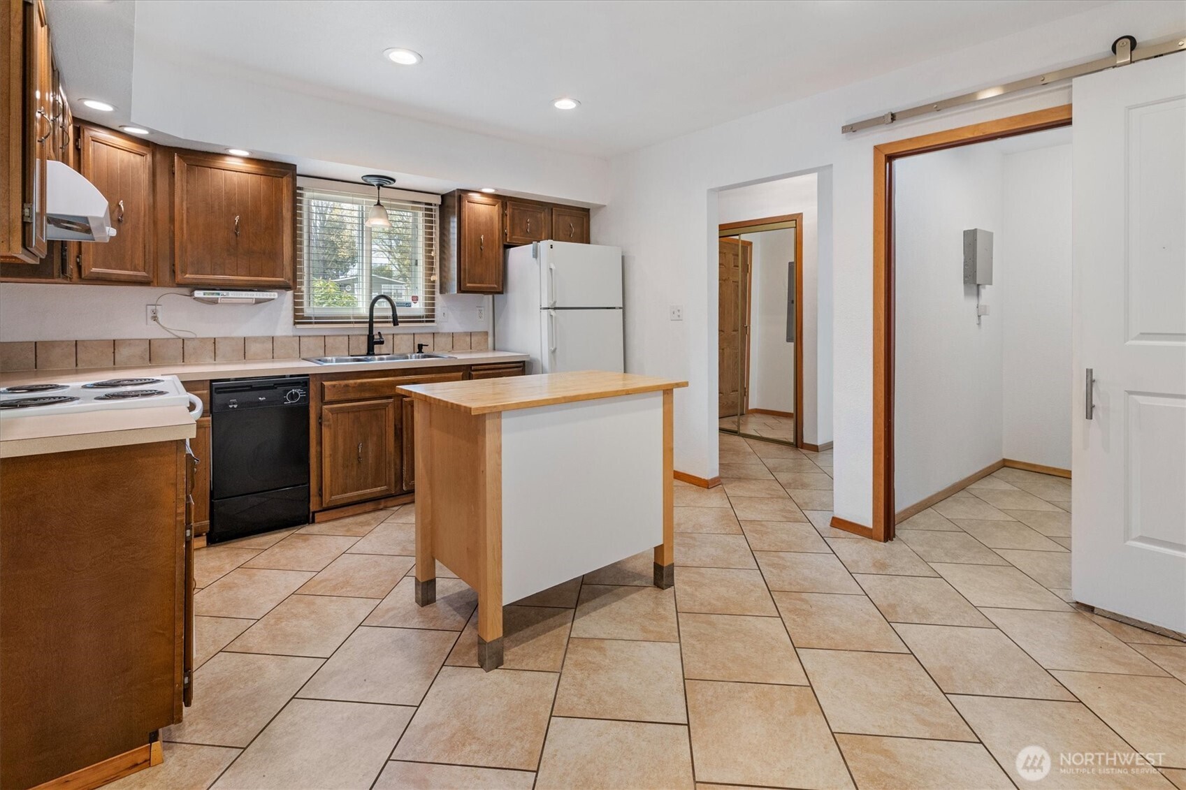 13648 28th Place S, SeaTac, WA 98168