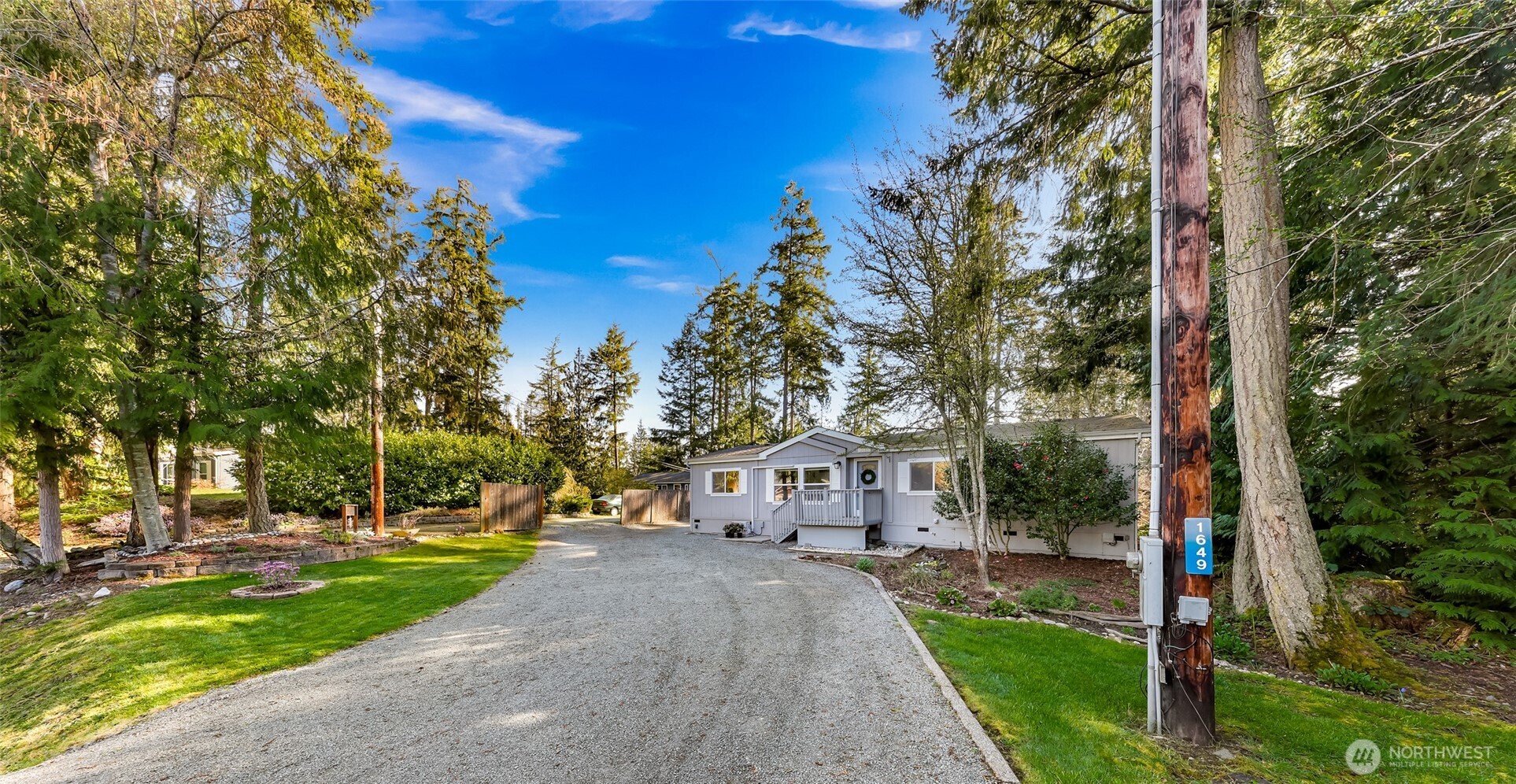 1649 Oak Ridge Drive , Camano Island, WA 98282