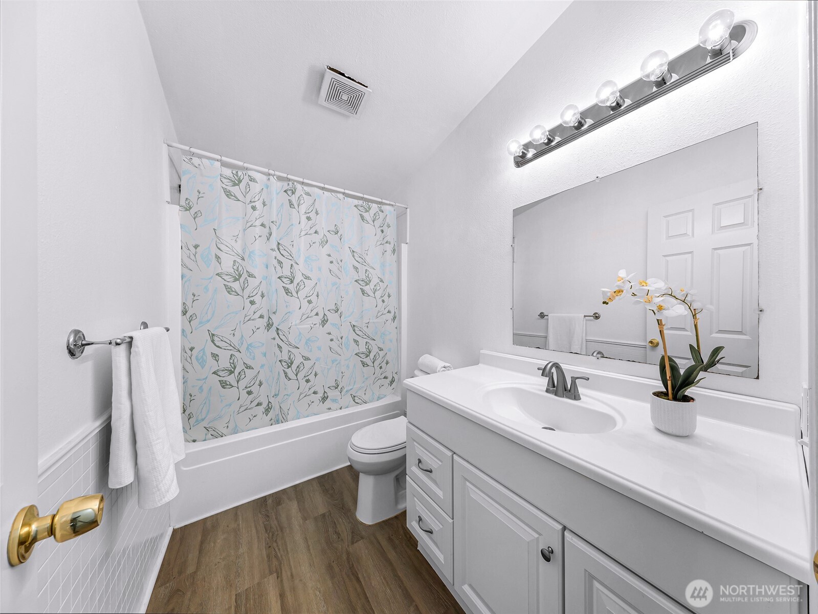 1649 Oak Ridge Drive , Camano Island, WA 98282