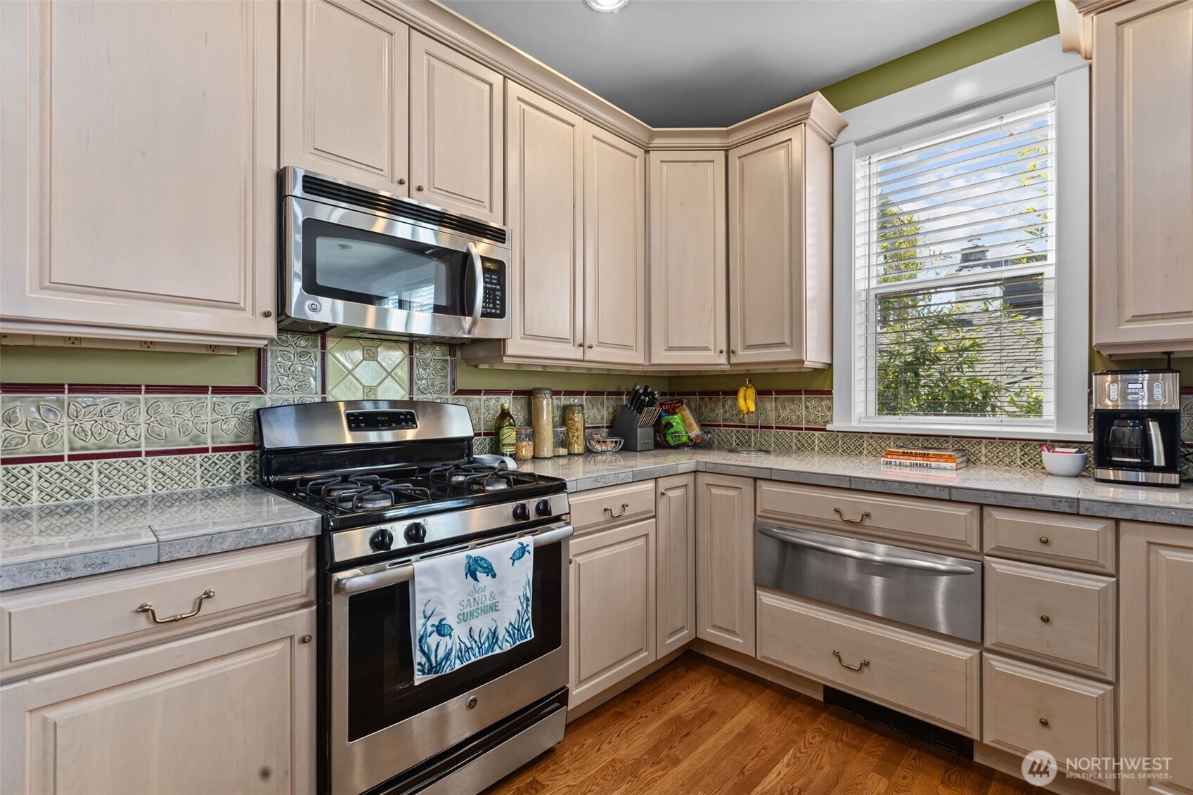 2200 11th Avenue W #A, Seattle, WA 98119