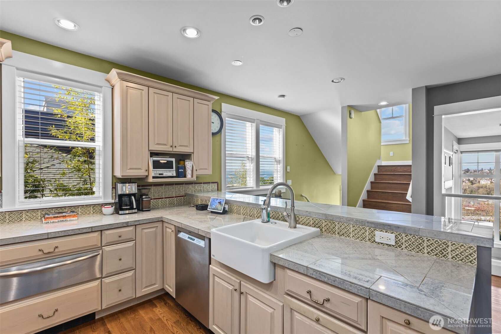 2200 11th Avenue W #A, Seattle, WA 98119