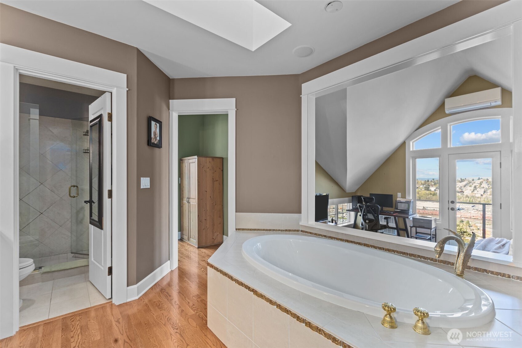 2200 11th Avenue W #A, Seattle, WA 98119