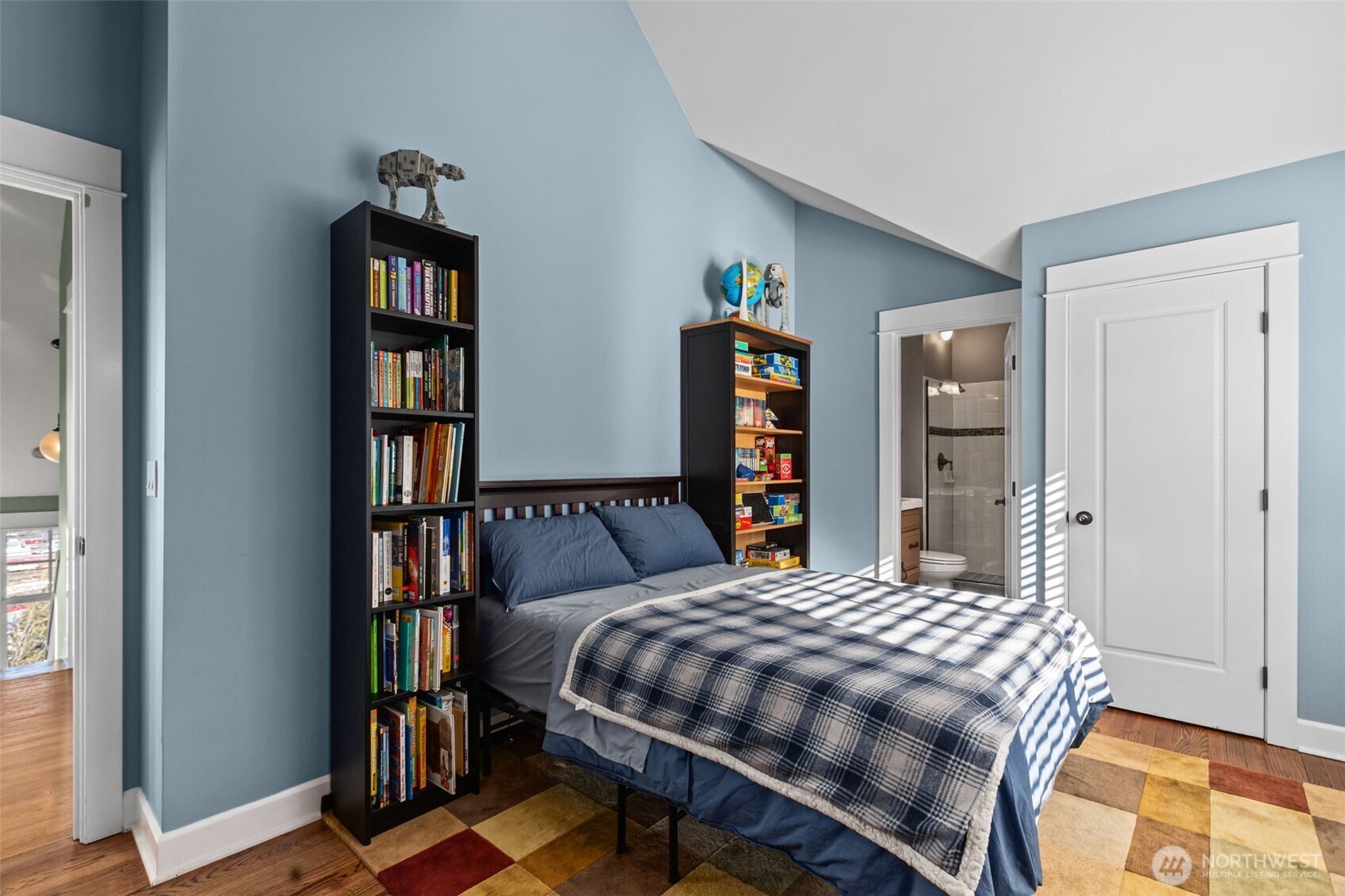 2200 11th Avenue W #A, Seattle, WA 98119