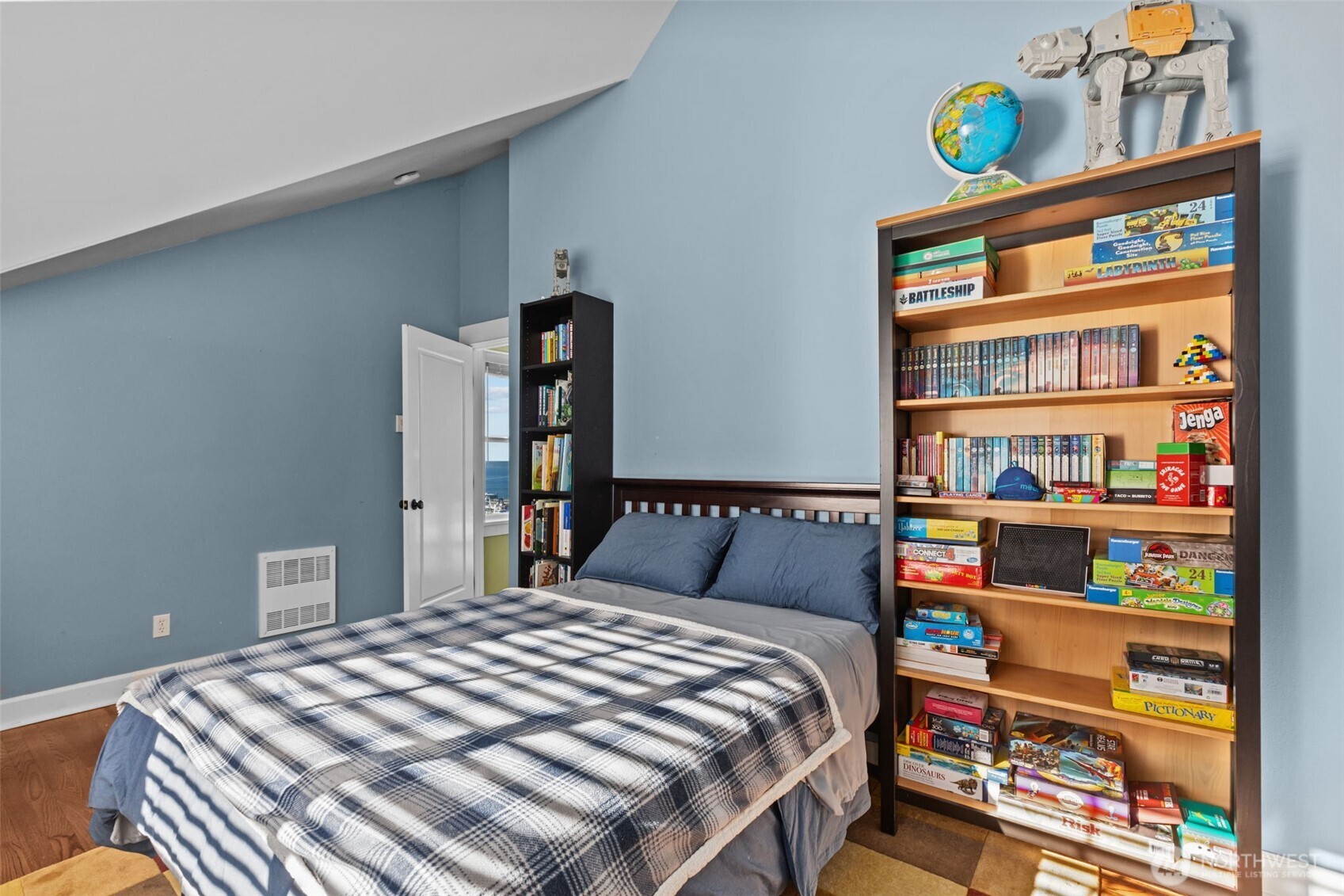 2200 11th Avenue W #A, Seattle, WA 98119